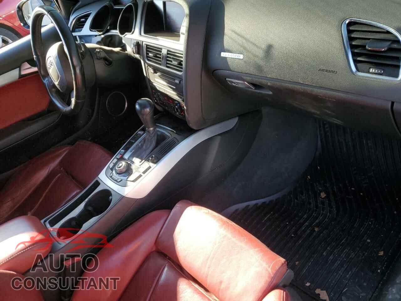 AUDI S5/RS5 2010 - WAUCVAFR8AA083101