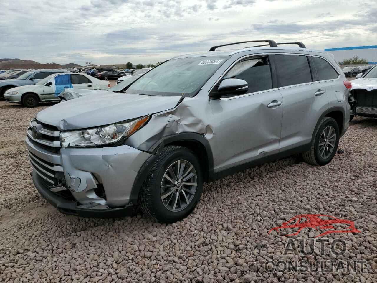 TOYOTA HIGHLANDER 2019 - 5TDKZRFH2KS559517