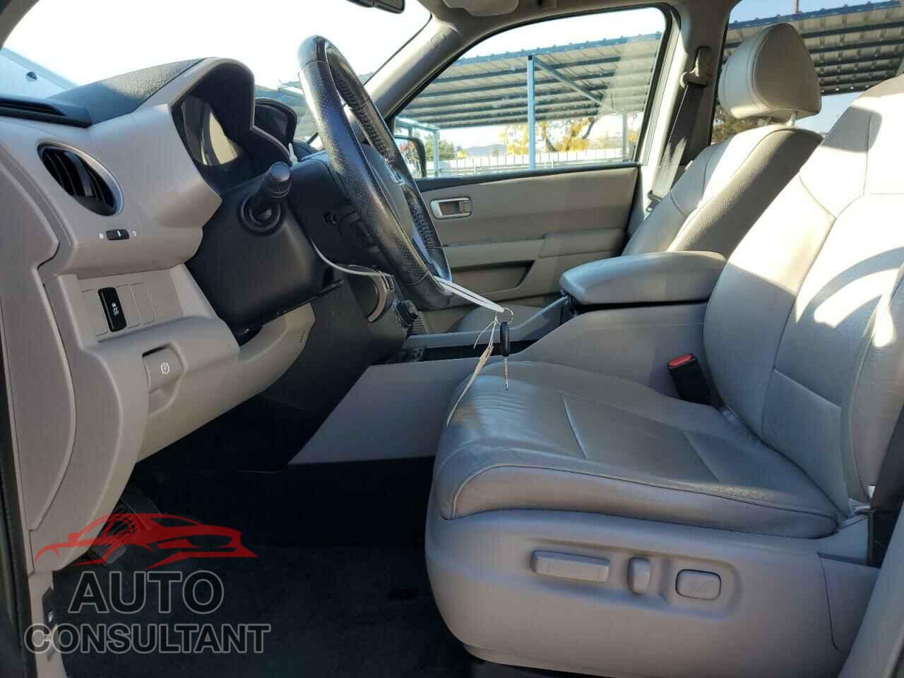 HONDA PILOT 2015 - 5FNYF4H73FB071908