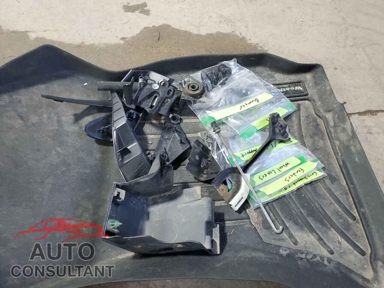 SUBARU FORESTER 2017 - JF2SJAEC4HH460923