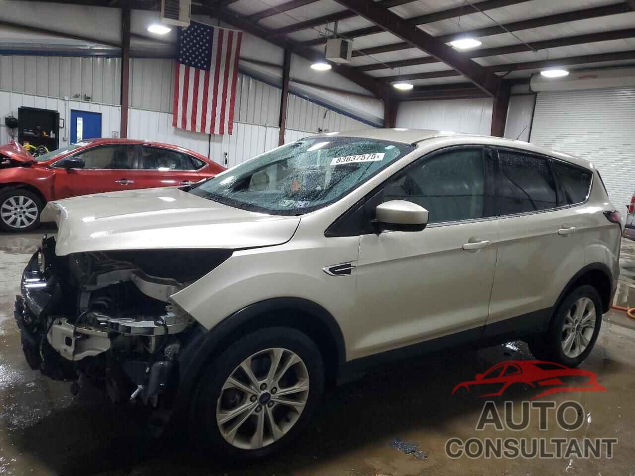 FORD ESCAPE 2017 - 1FMCU9GD1HUF04197