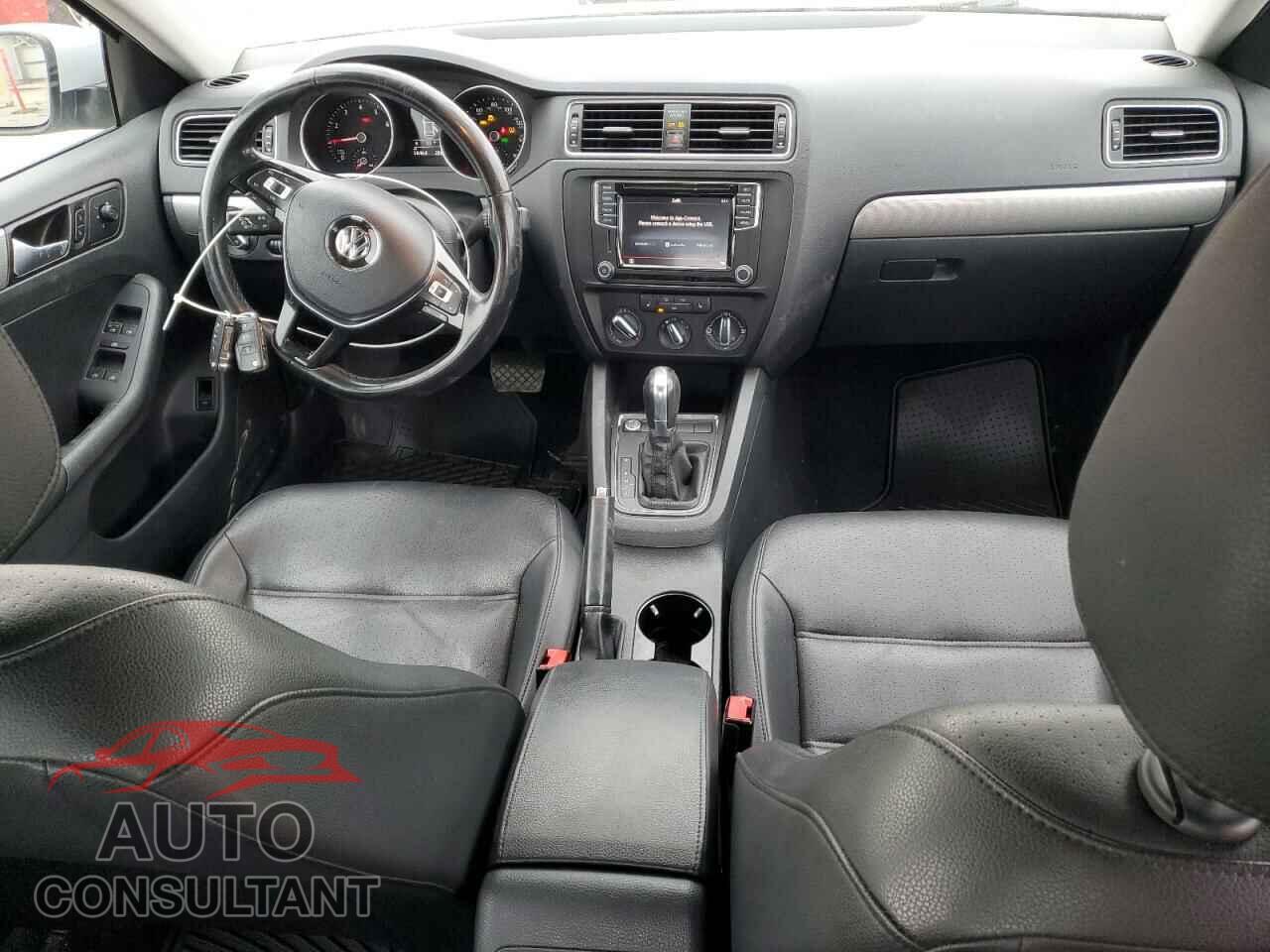 VOLKSWAGEN JETTA 2017 - 3VWDB7AJ2HM393484