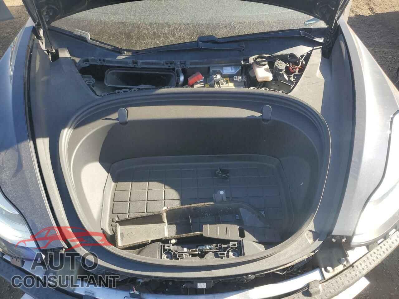 TESLA MODEL 3 2018 - 5YJ3E1EB9JF144633