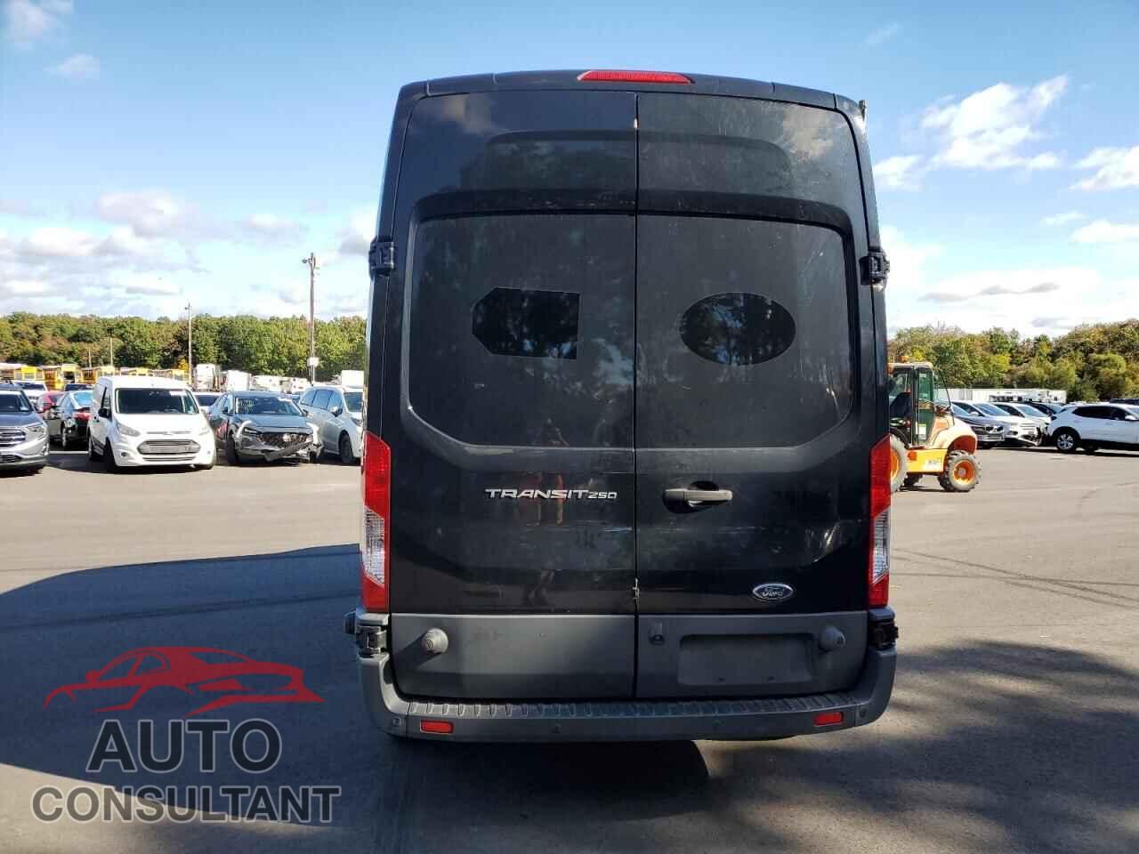 FORD TRANSIT 2017 - 1FTYR2XM5HKB16128