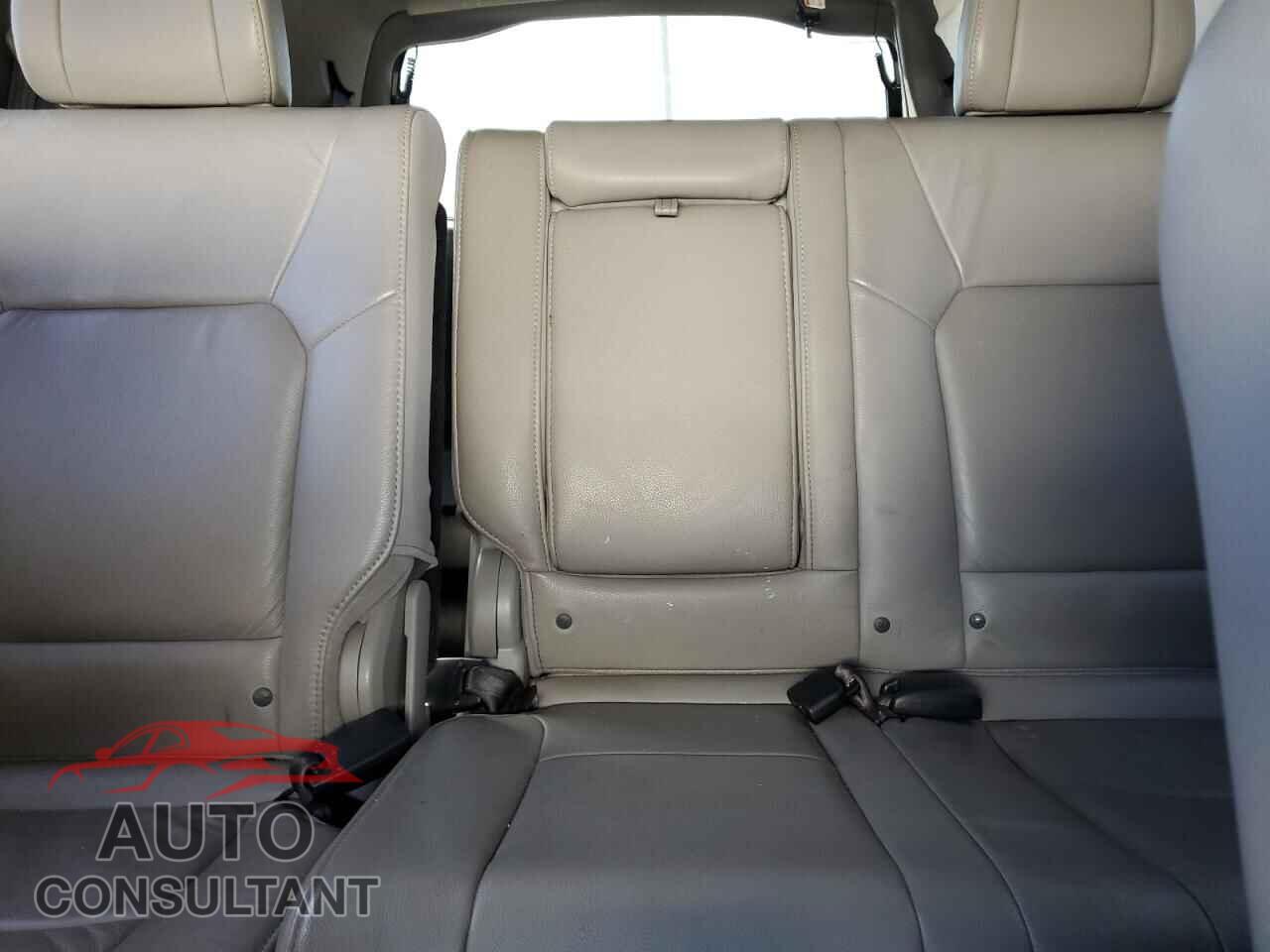 HONDA PILOT 2015 - 5FNYF3H73FB022010