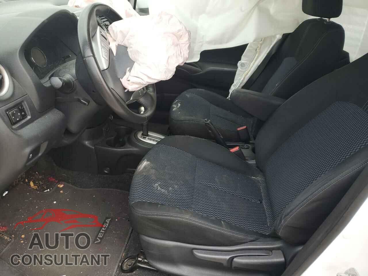 NISSAN VERSA 2017 - 3N1CE2CP3HL379581