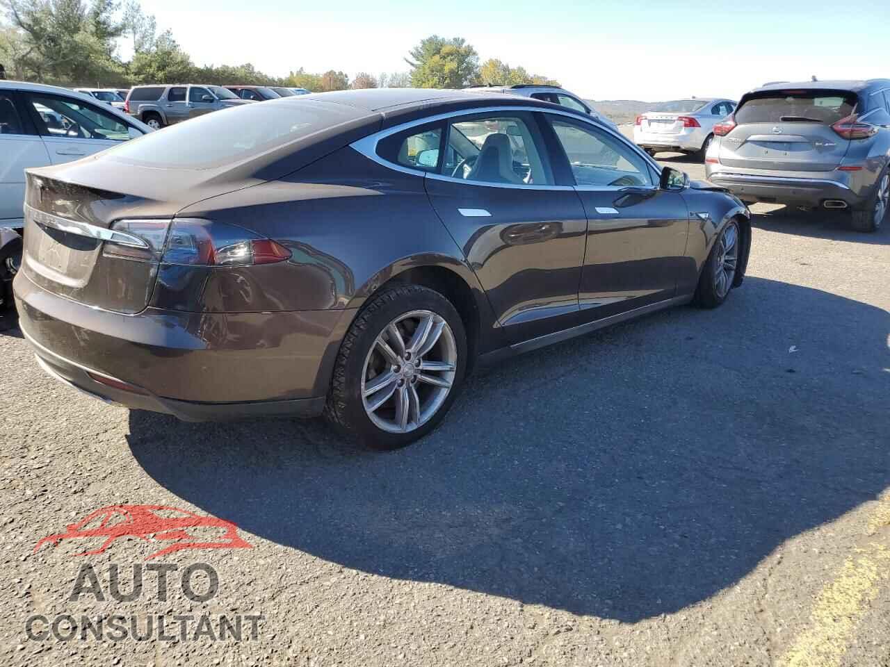 TESLA MODEL S 2013 - 5YJSA1CN1DFP05982