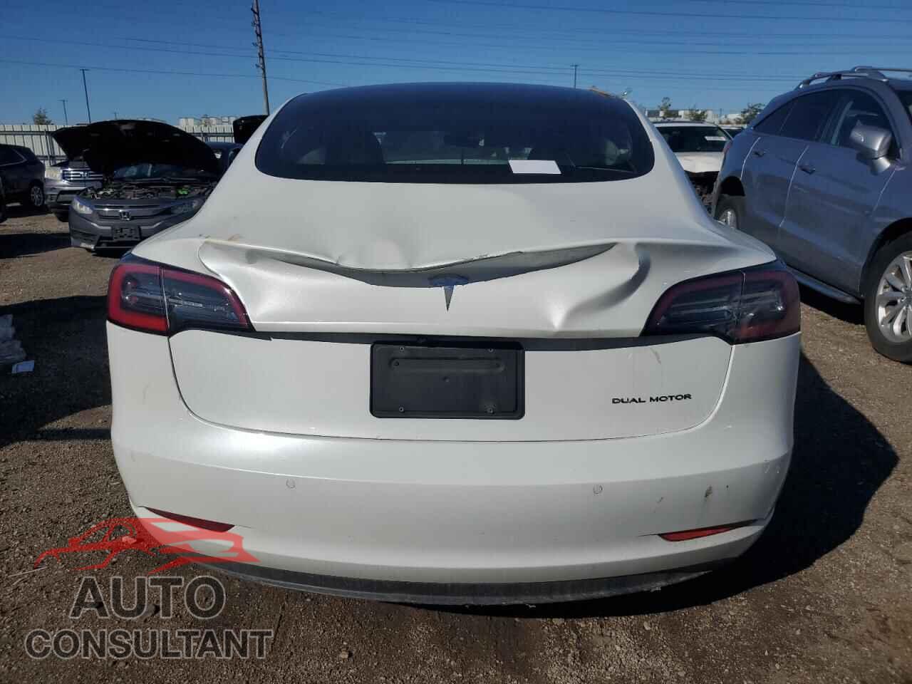 TESLA MODEL 3 2019 - 5YJ3E1EBXKF493320