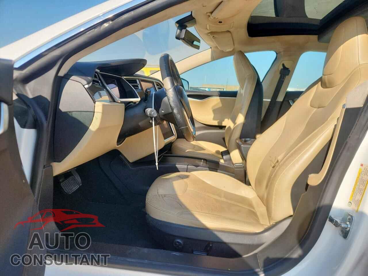 TESLA MODEL S 2013 - 5YJSA1CG8DFP14082