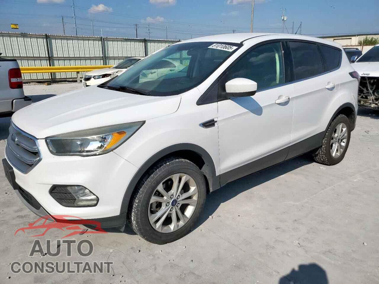 FORD ESCAPE 2017 - 1FMCU0GD2HUB42408