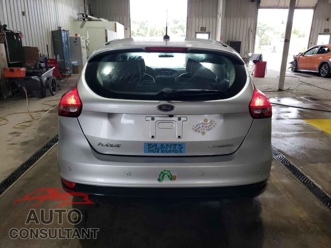FORD FOCUS 2015 - 1FADP3N23FL321410