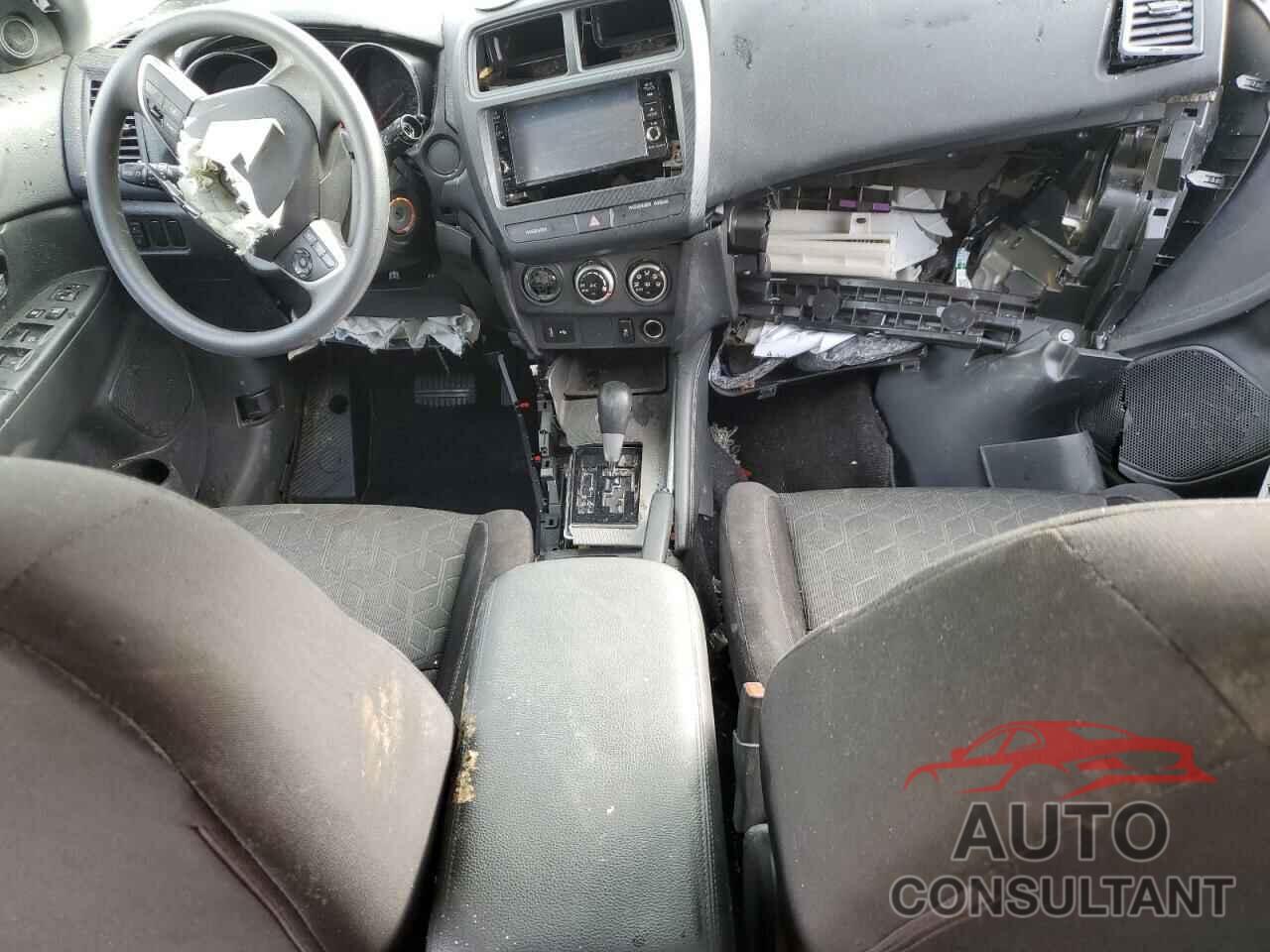 MITSUBISHI OUTLANDER 2021 - JA4APUAU1MU004687