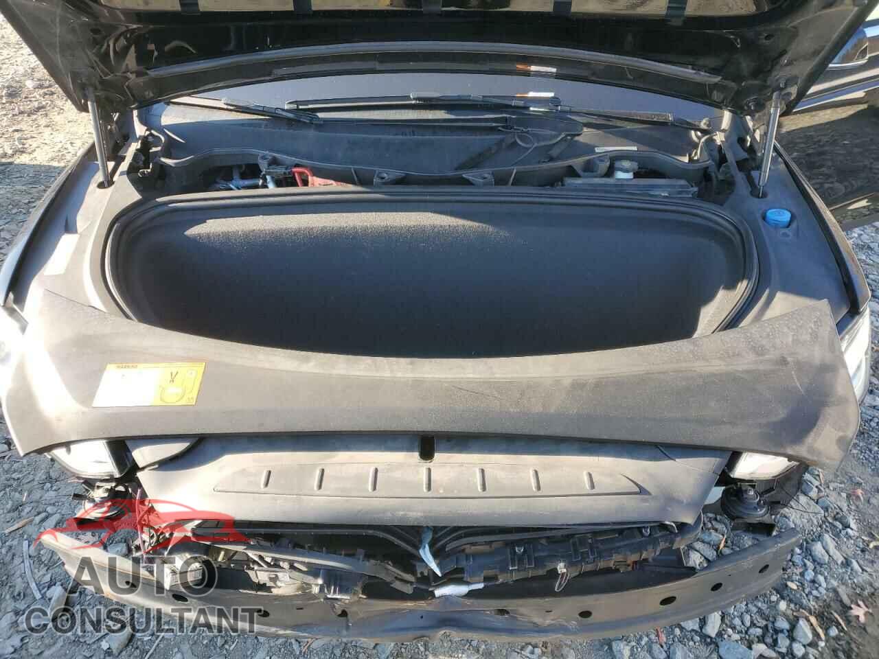 TESLA MODEL X 2016 - 5YJXCAE28GF010924
