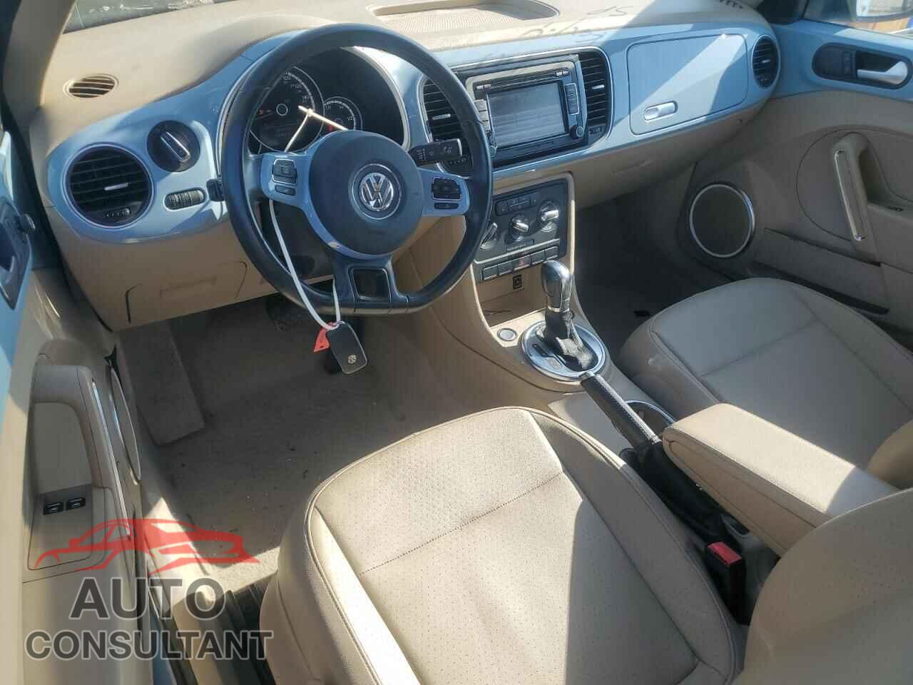VOLKSWAGEN BEETLE 2015 - 3VWJ07AT0FM634806