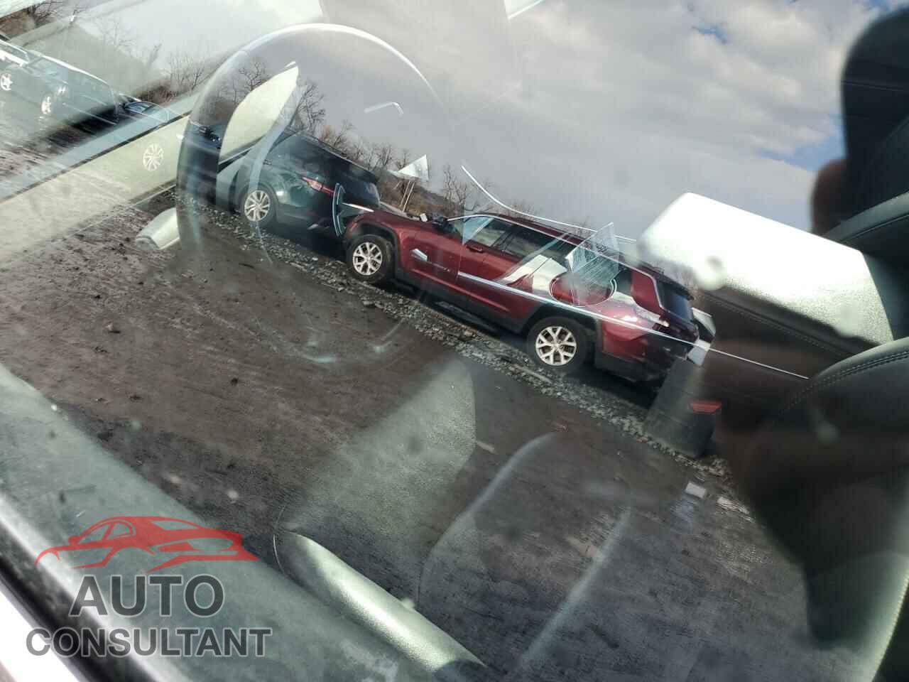 TESLA MODEL 3 2019 - 5YJ3E1EB3KF193957