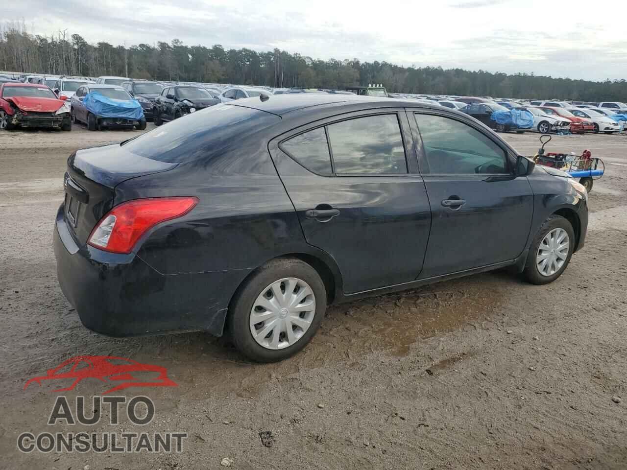 NISSAN VERSA 2019 - 3N1CN7AP3KL812677