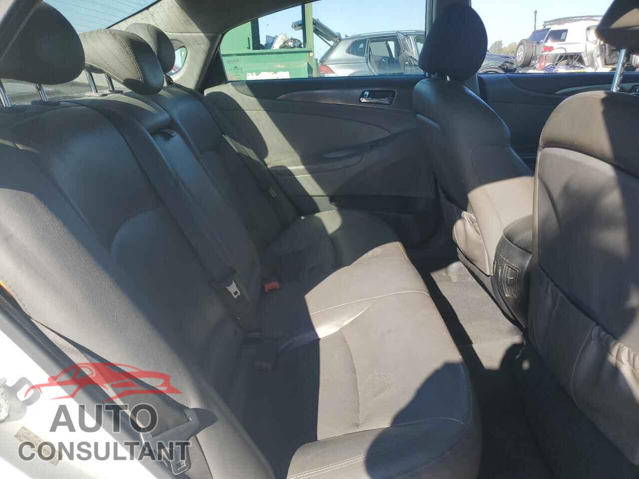 HYUNDAI SONATA 2011 - KMHEC4A45BA007458