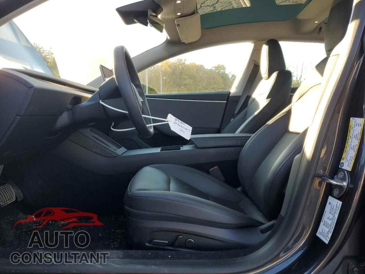 TESLA MODEL 3 2024 - 5YJ3E1EA4RF741577