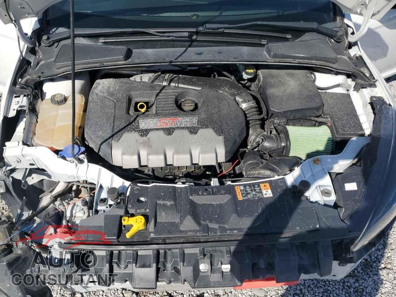 FORD FOCUS 2017 - 1FADP3L92HL329131