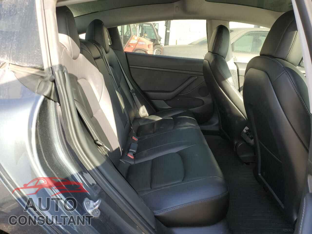 TESLA MODEL 3 2021 - 5YJ3E1EA4MF051868
