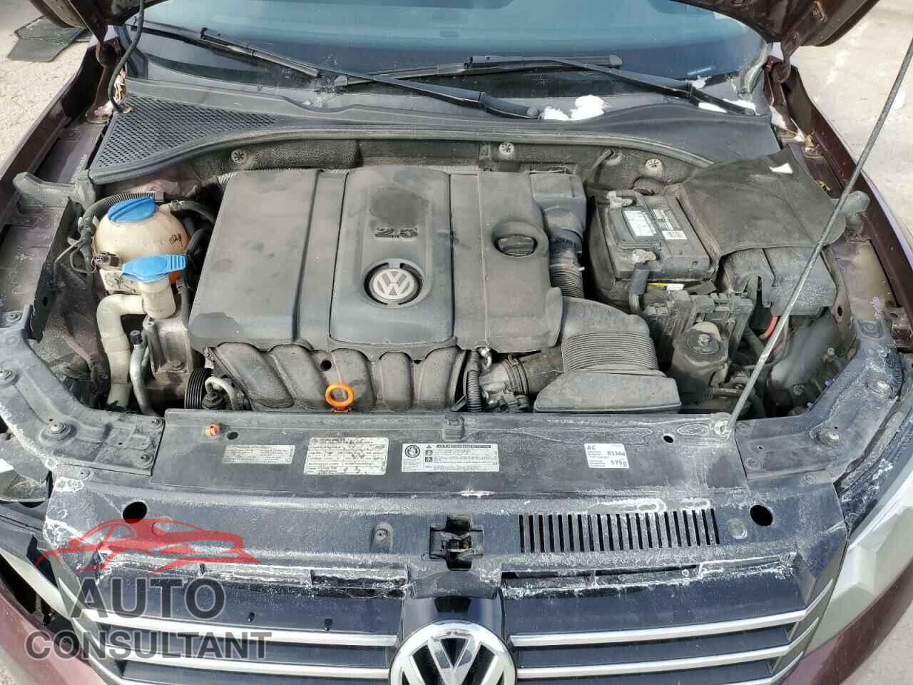 VOLKSWAGEN PASSAT 2012 - 1VWAP7A37CC033756