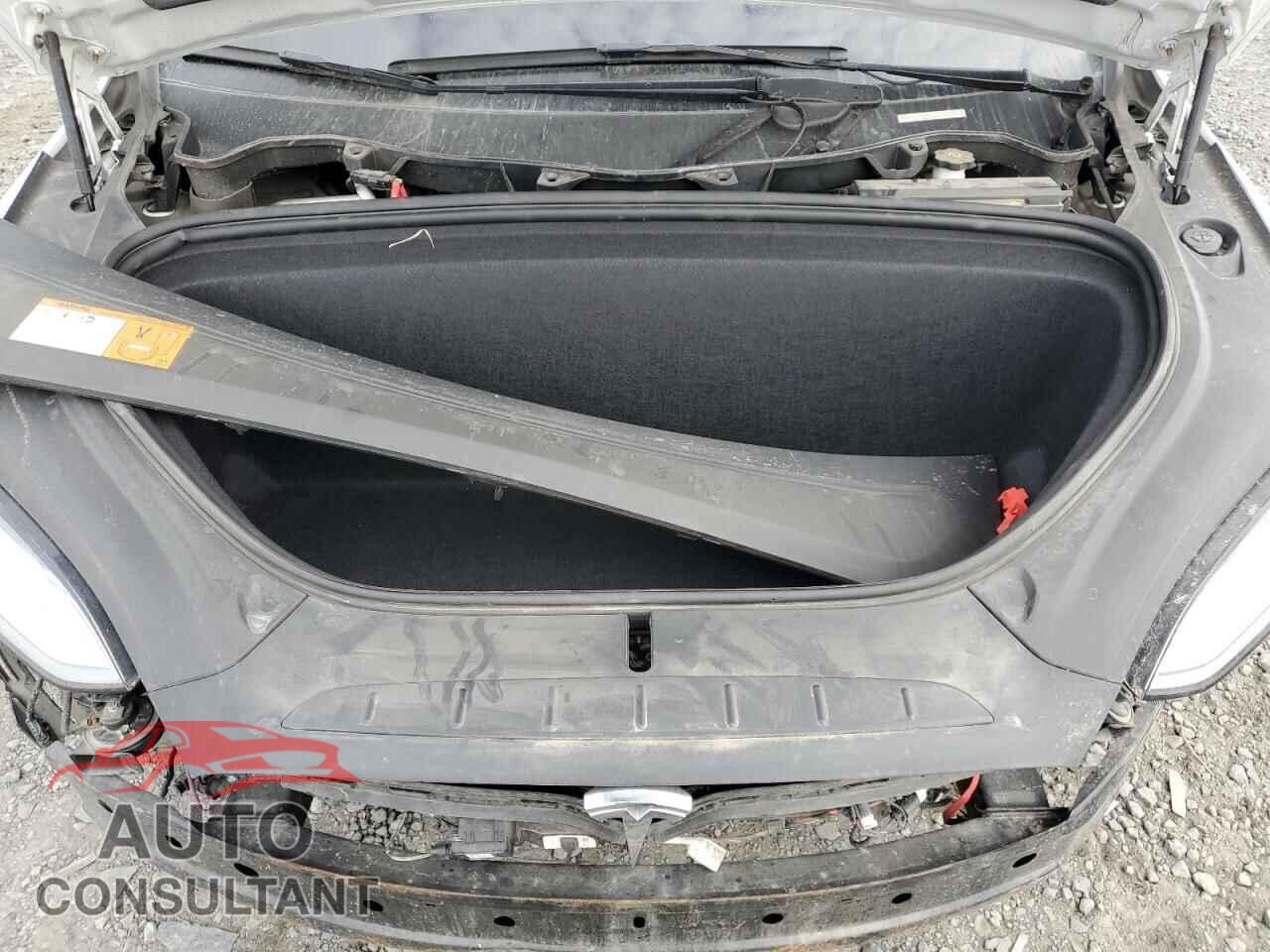 TESLA MODEL X 2018 - 5YJXCDE25JF103019