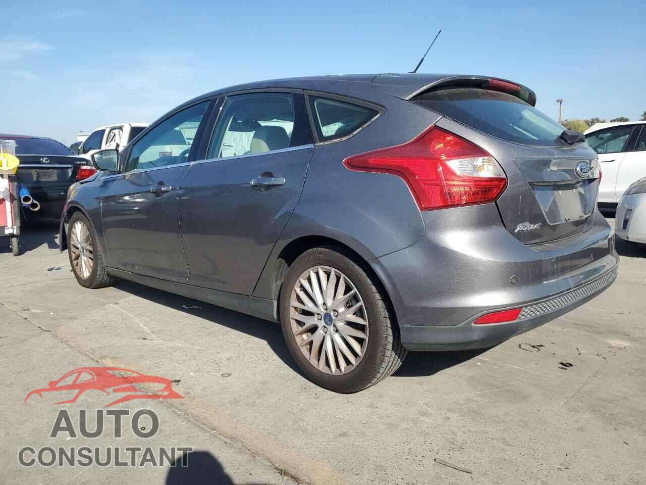 FORD FOCUS 2012 - 1FAHP3M27CL468554