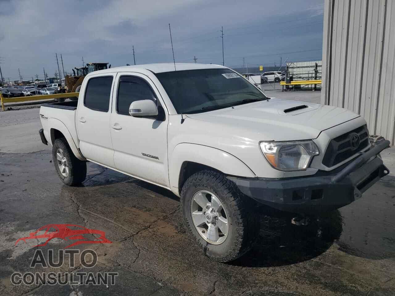 TOYOTA TACOMA 2015 - 3TMLU4EN9FM196670