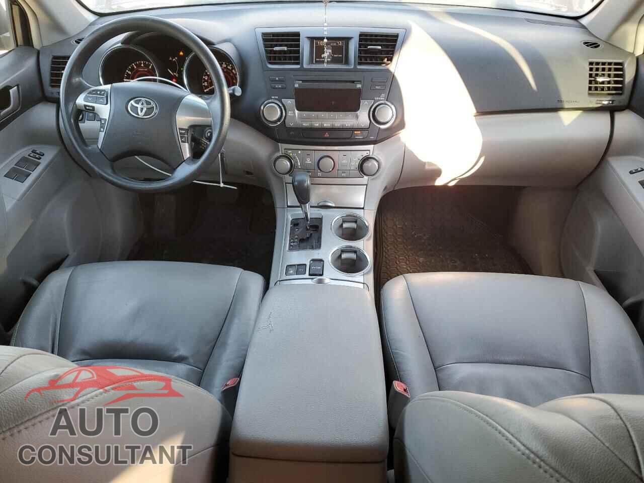 TOYOTA HIGHLANDER 2011 - 5TDBK3EH4BS044523
