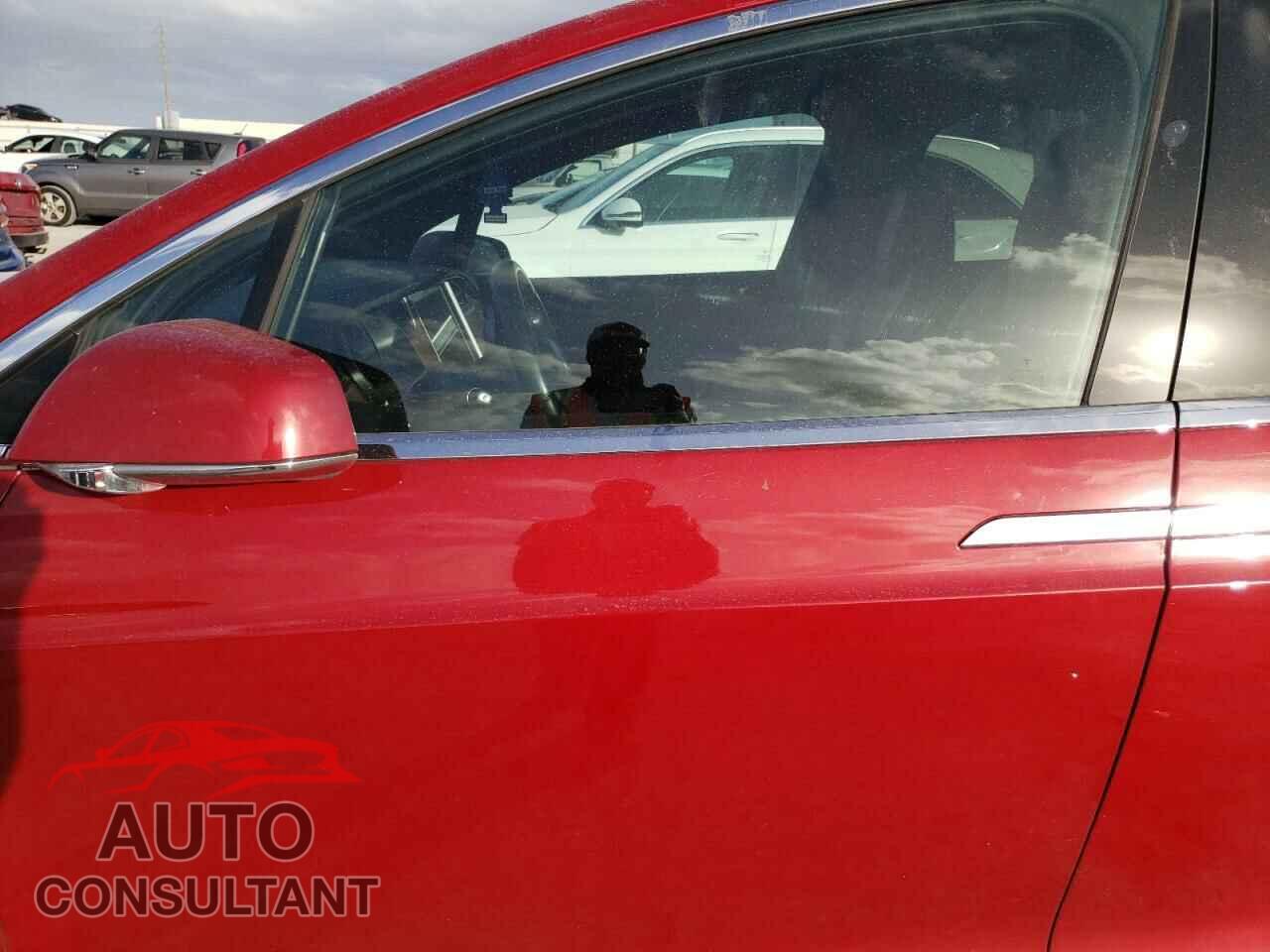 TESLA MODEL X 2019 - 5YJXCAE27KF200092