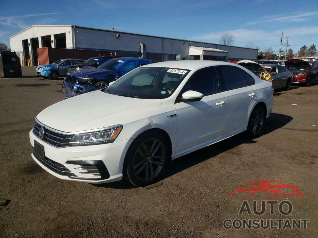 VOLKSWAGEN PASSAT 2018 - 1VWAA7A32JC003482