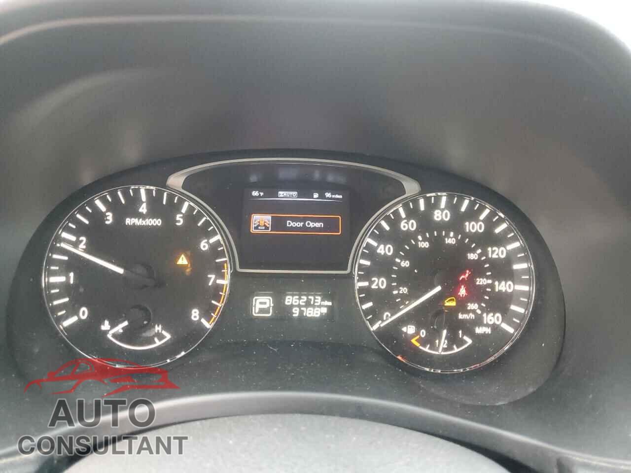 NISSAN PATHFINDER 2015 - 5N1AR2MM2FC616871