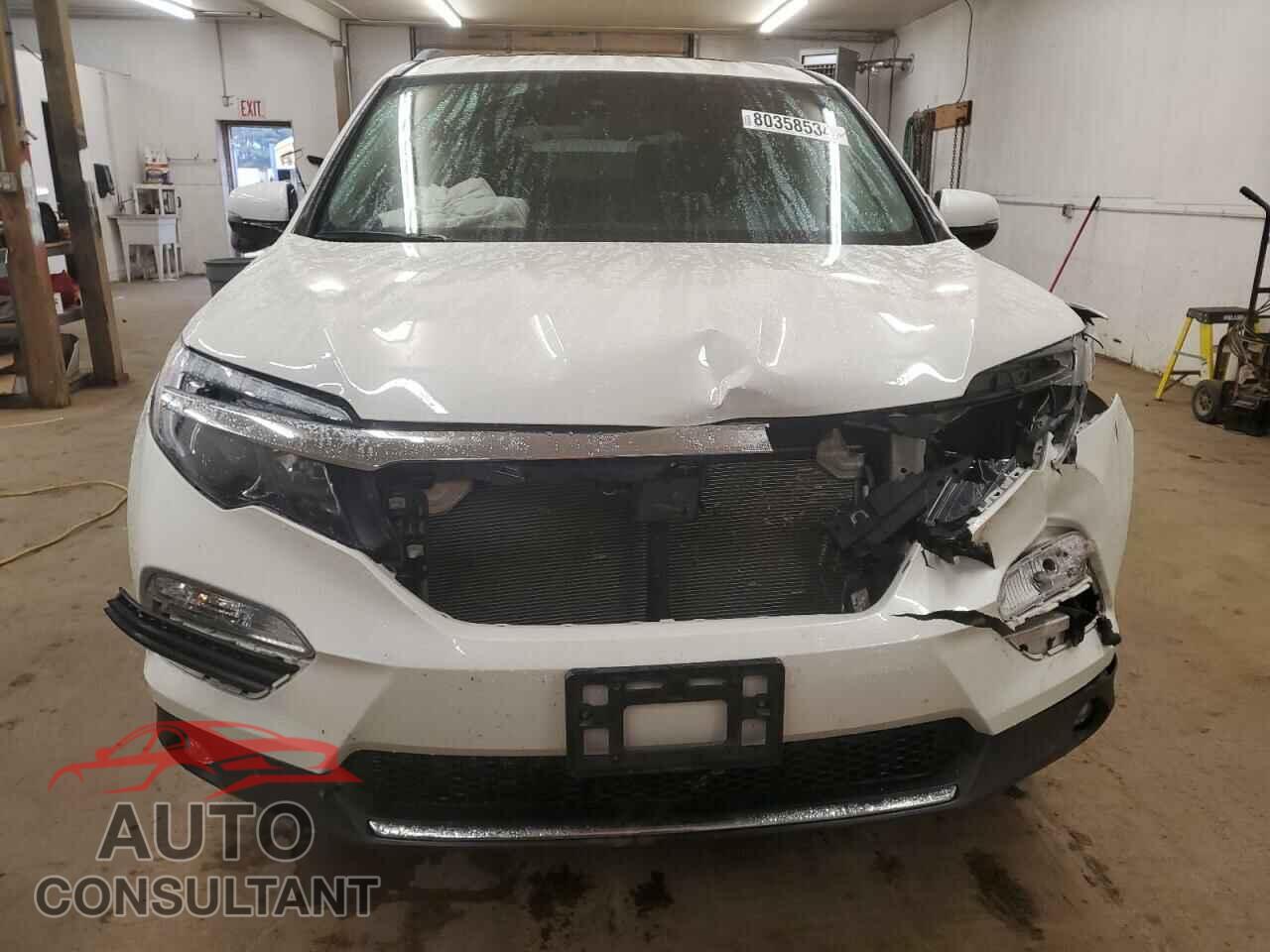 HONDA PILOT 2017 - 5FNYF6H96HB044332