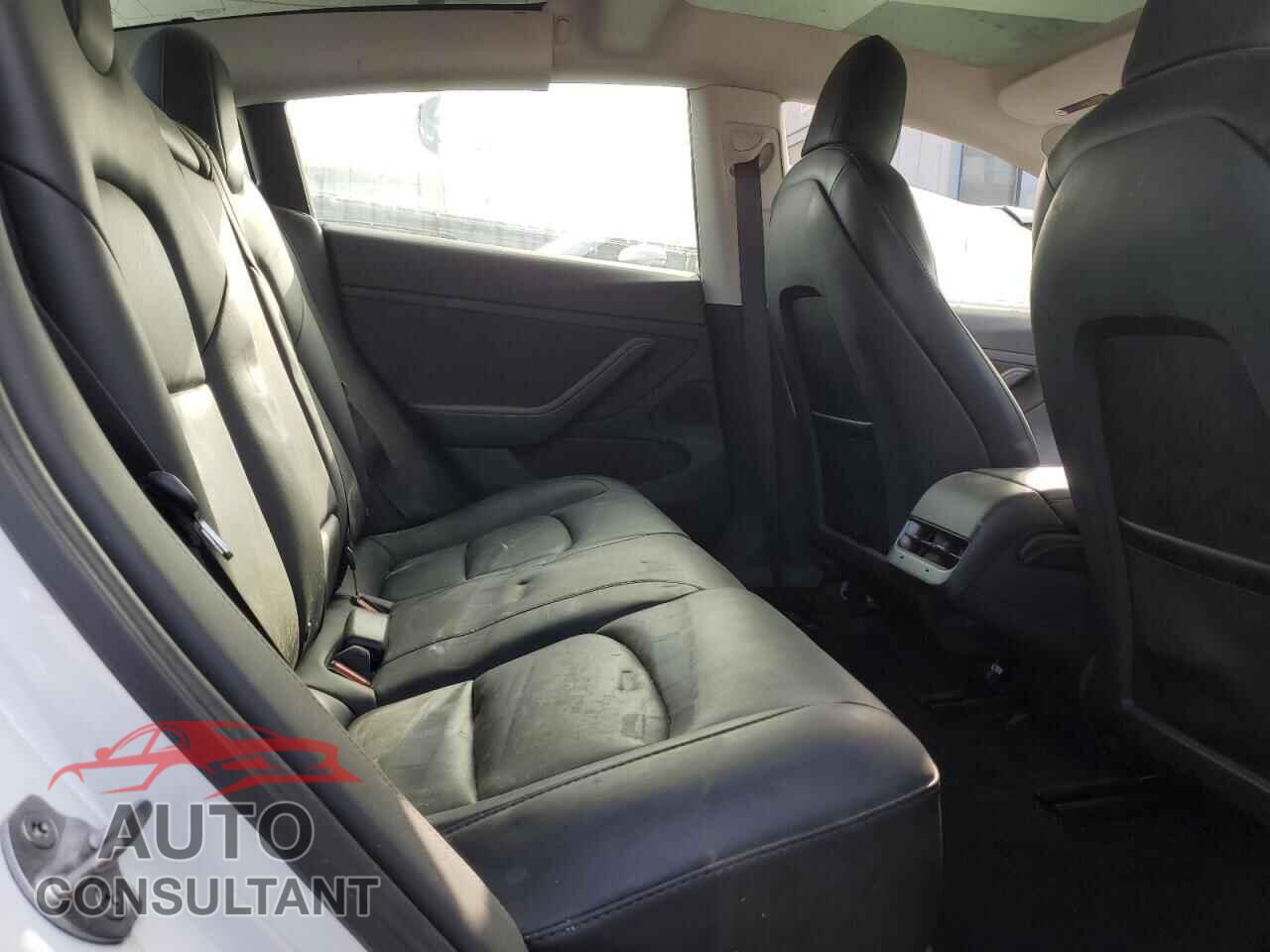 TESLA MODEL 3 2021 - 5YJ3E1EA1MF940403