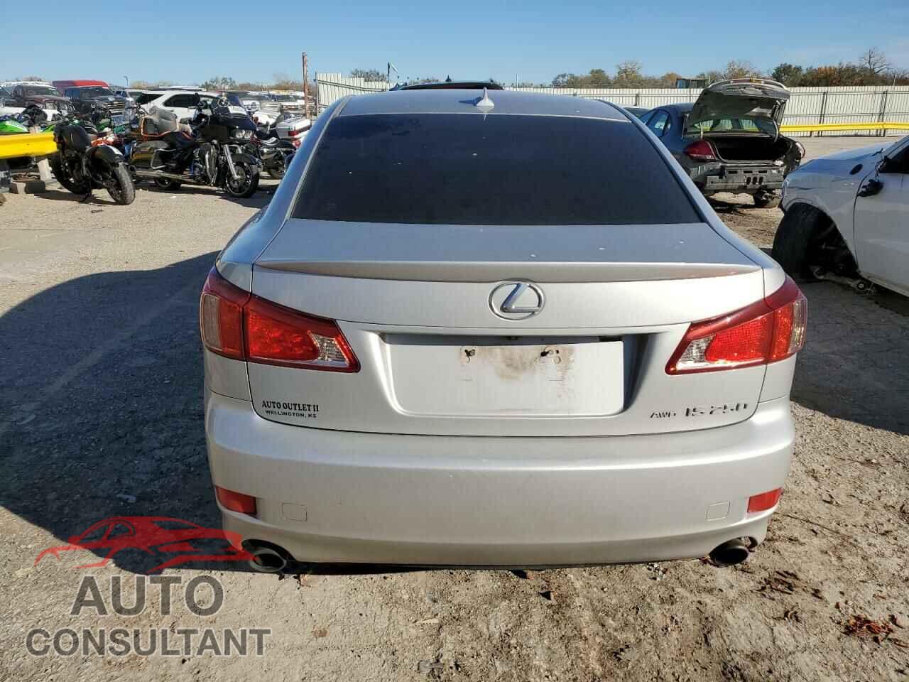 LEXUS IS 2011 - JTHCF5C28B5051031