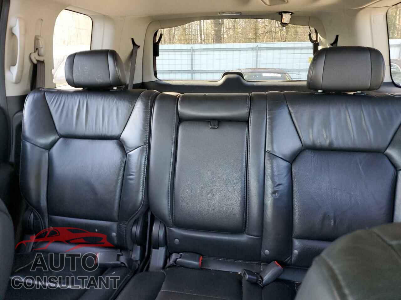 HONDA PILOT 2011 - 5FNYF4H51BB041508