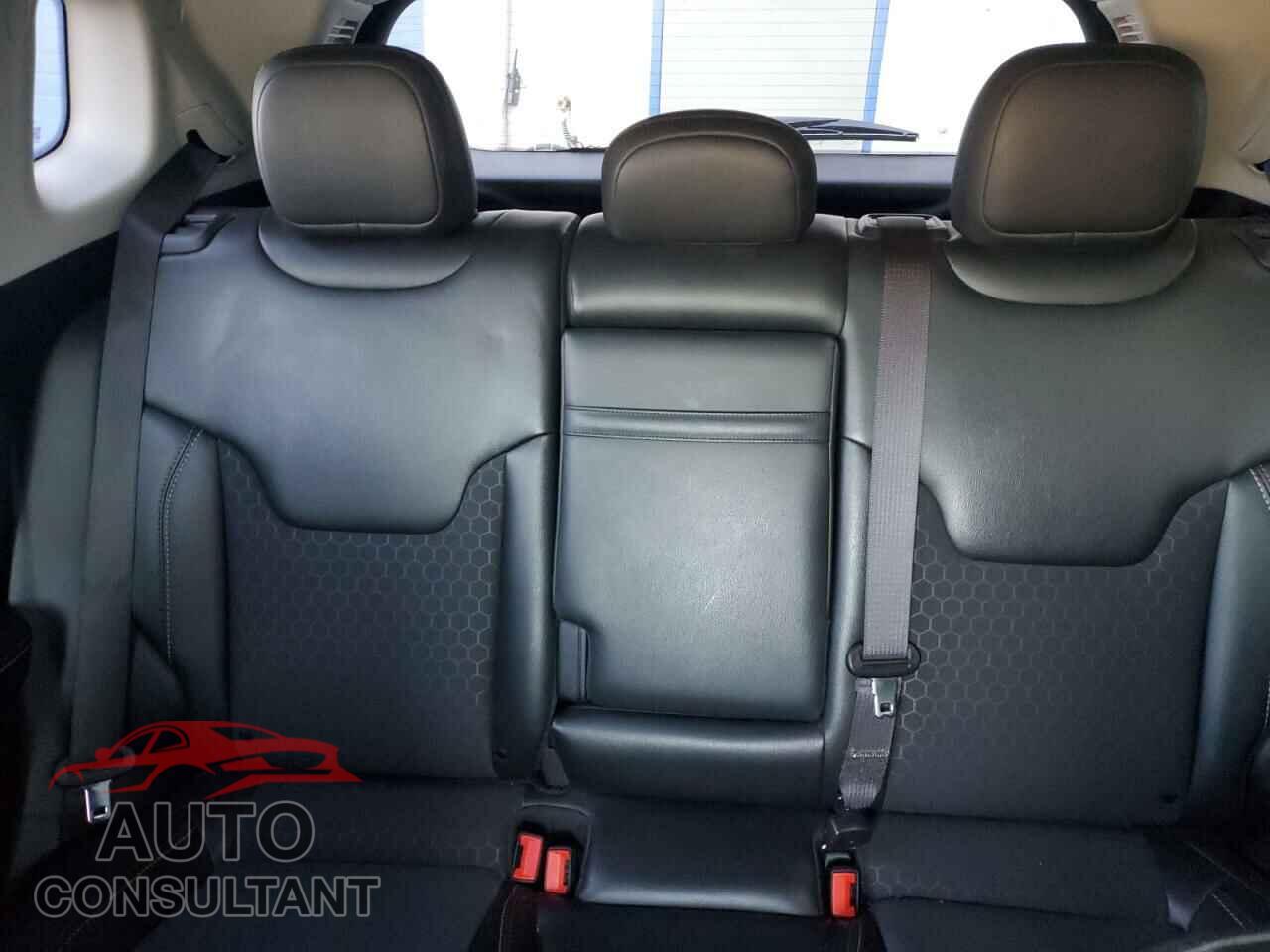 JEEP COMPASS 2019 - 3C4NJDBB1KT670056