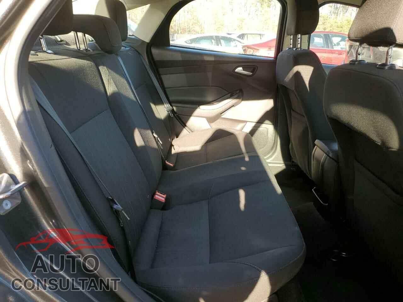 FORD FOCUS 2017 - 1FADP3F25HL327565