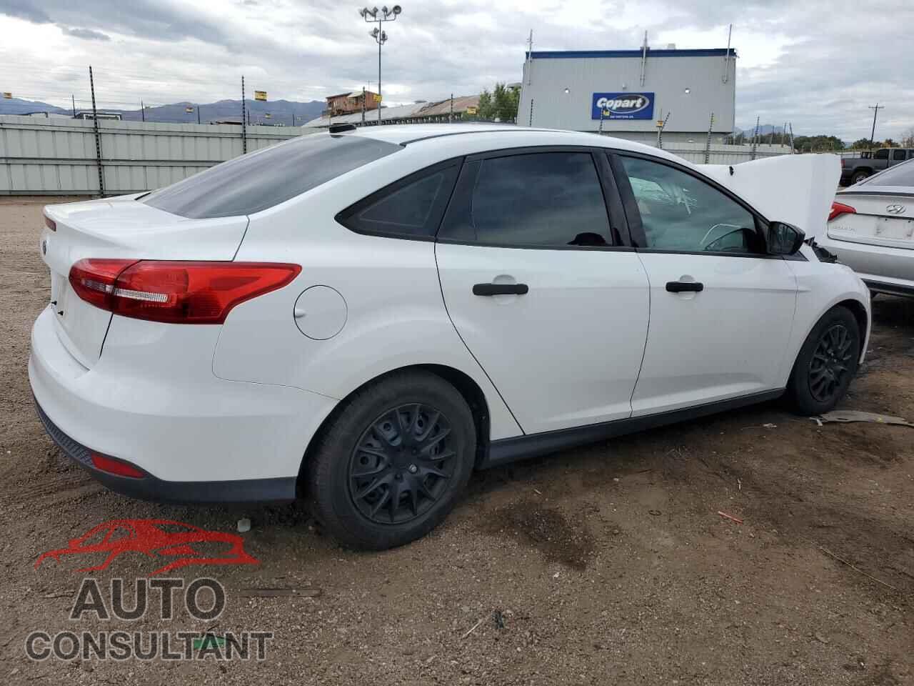 FORD FOCUS 2015 - 1FADP3E24FL221235