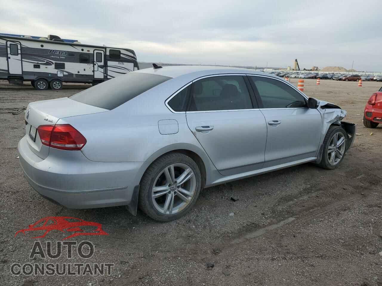 VOLKSWAGEN PASSAT 2015 - 1VWCV7A39FC031655