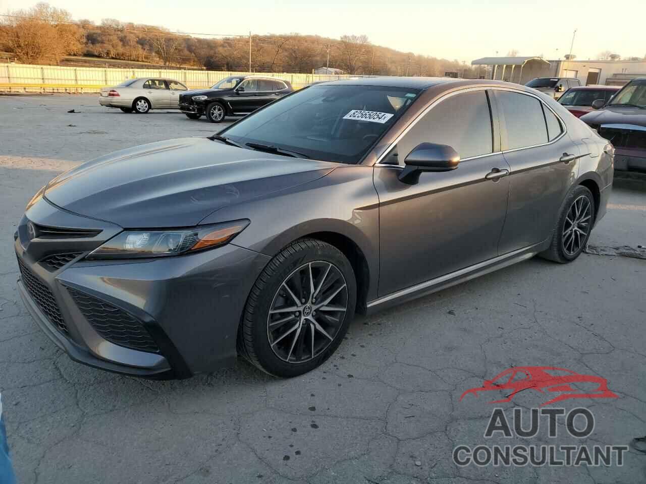TOYOTA CAMRY 2021 - 4T1G11AK8MU580142
