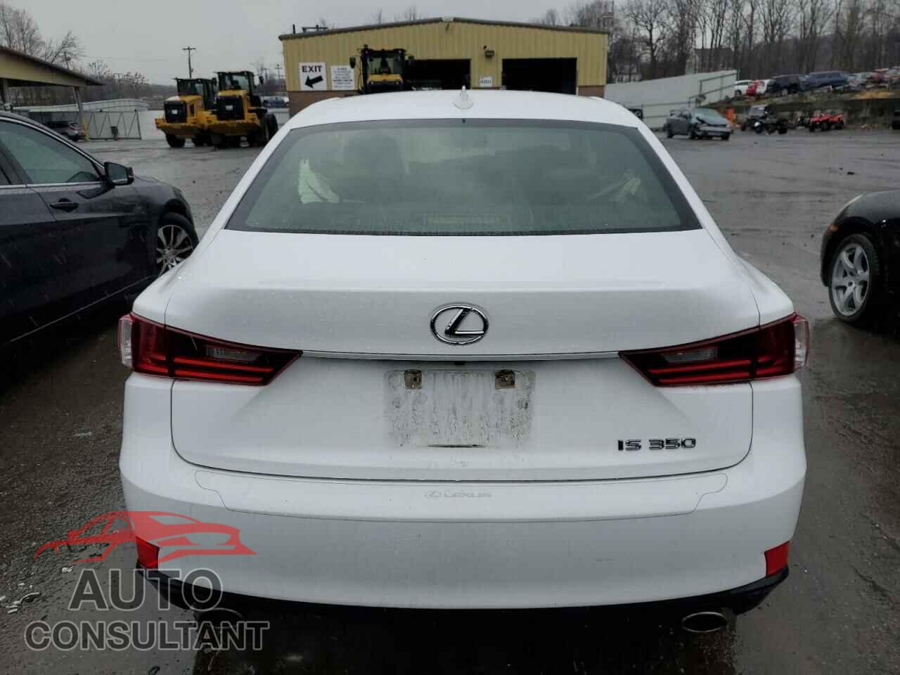 LEXUS IS 2014 - JTHBE1D20E5012623