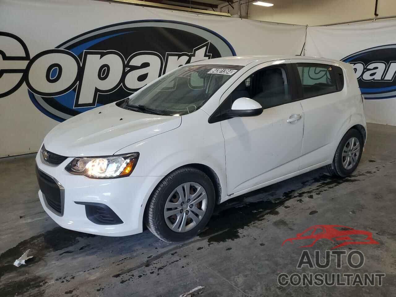 CHEVROLET SONIC 2018 - 1G1JG6SH1J4104988