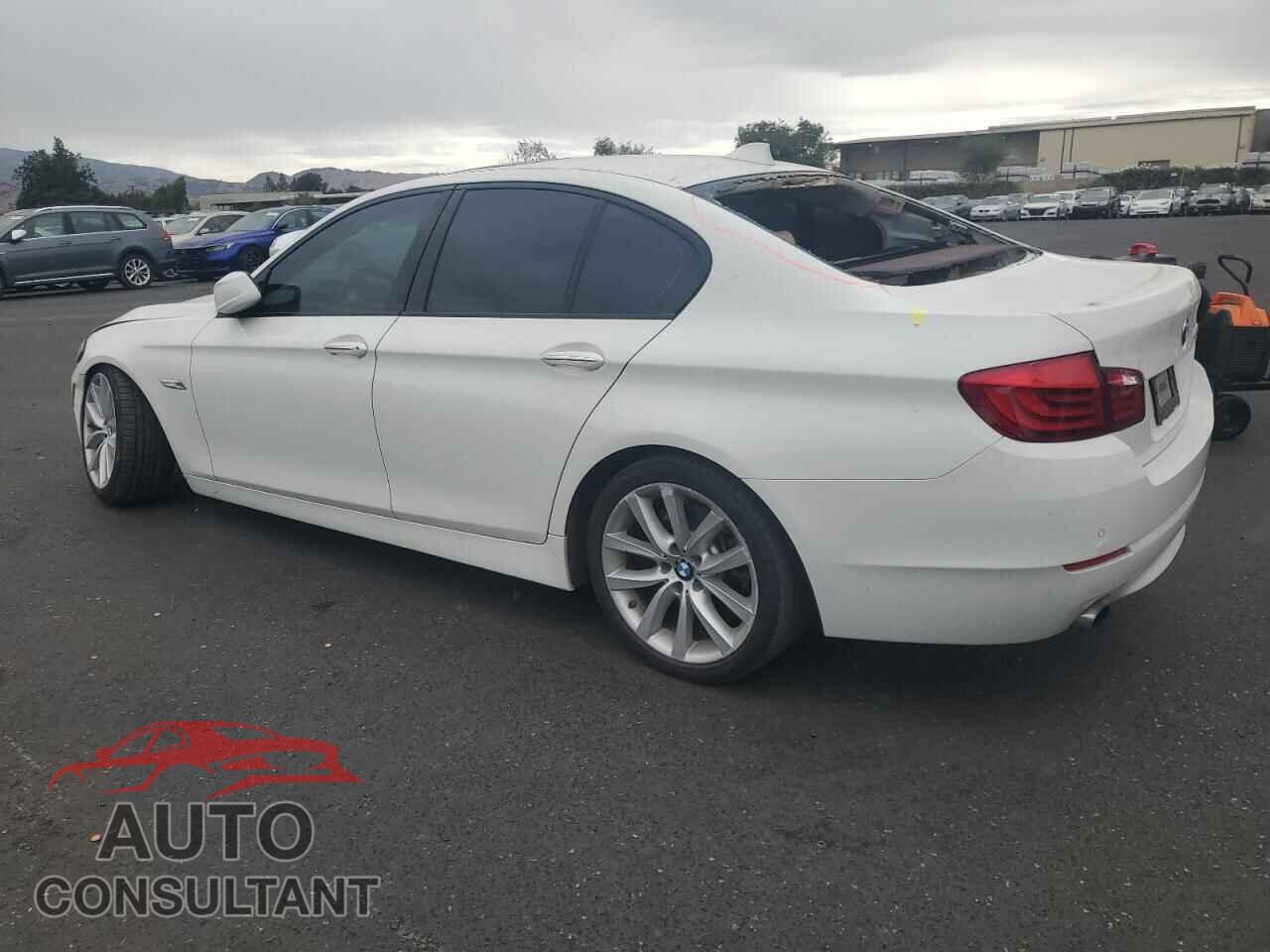 BMW 5 SERIES 2011 - WBAFR7C5XBC800383