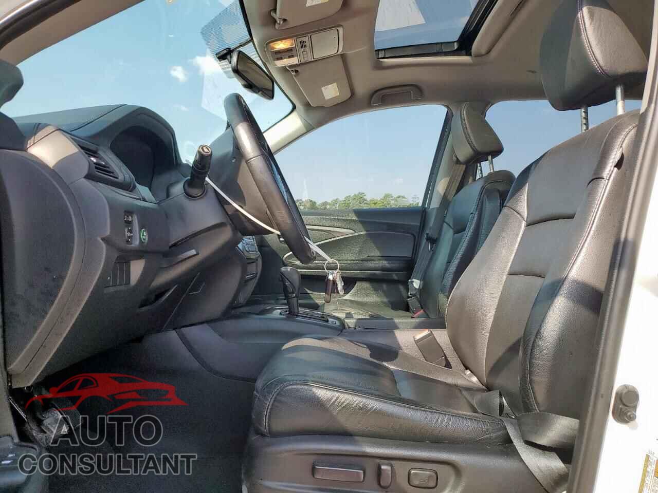 HONDA PILOT 2017 - 5FNYF6H55HB045212