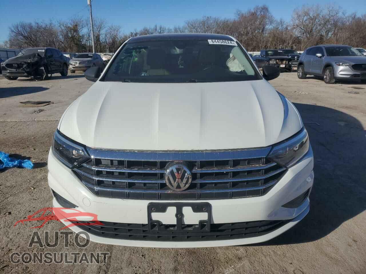 VOLKSWAGEN JETTA 2019 - 3VWEB7BU3KM198952
