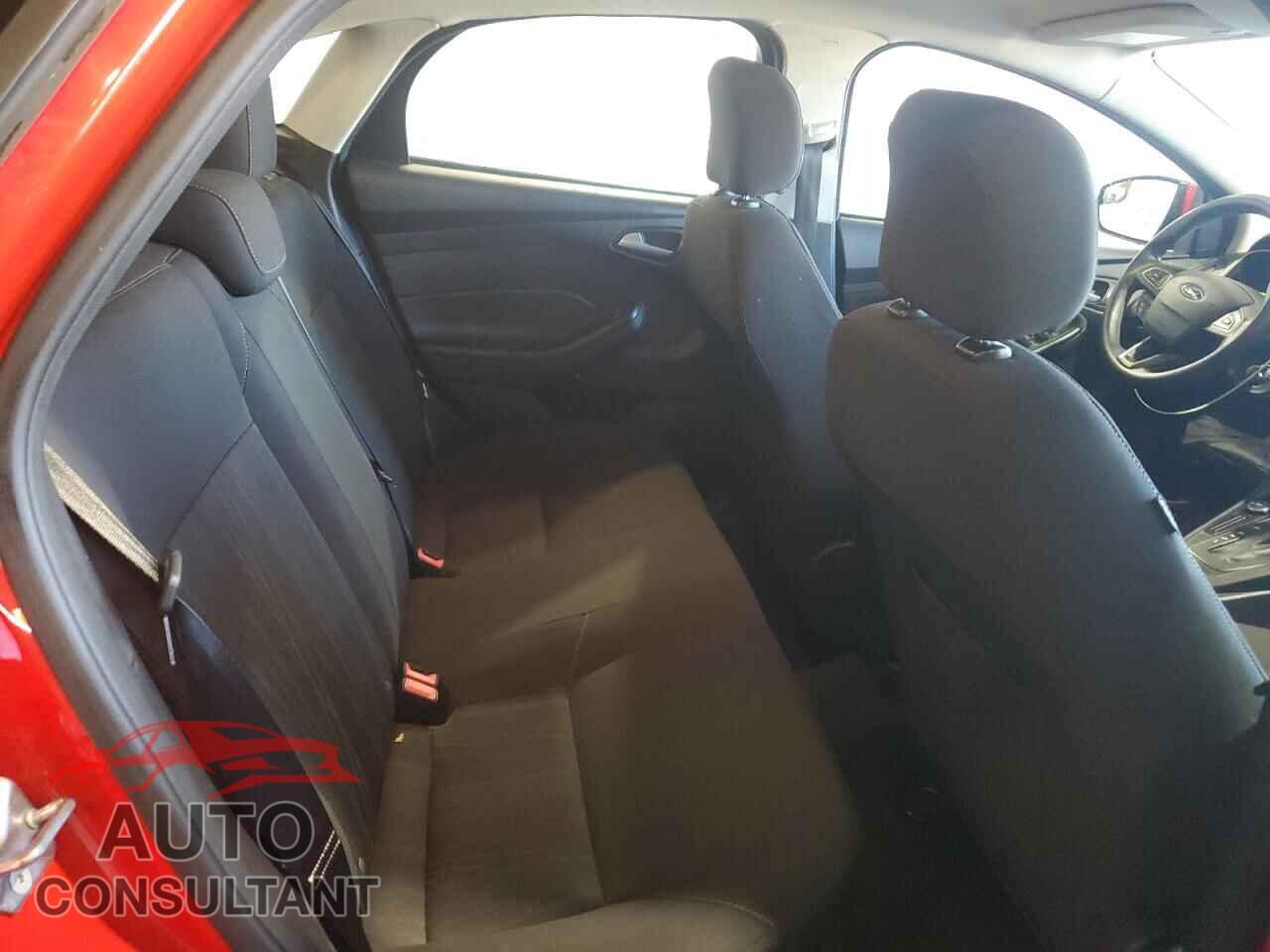 FORD FOCUS 2015 - 1FADP3F20FL335182