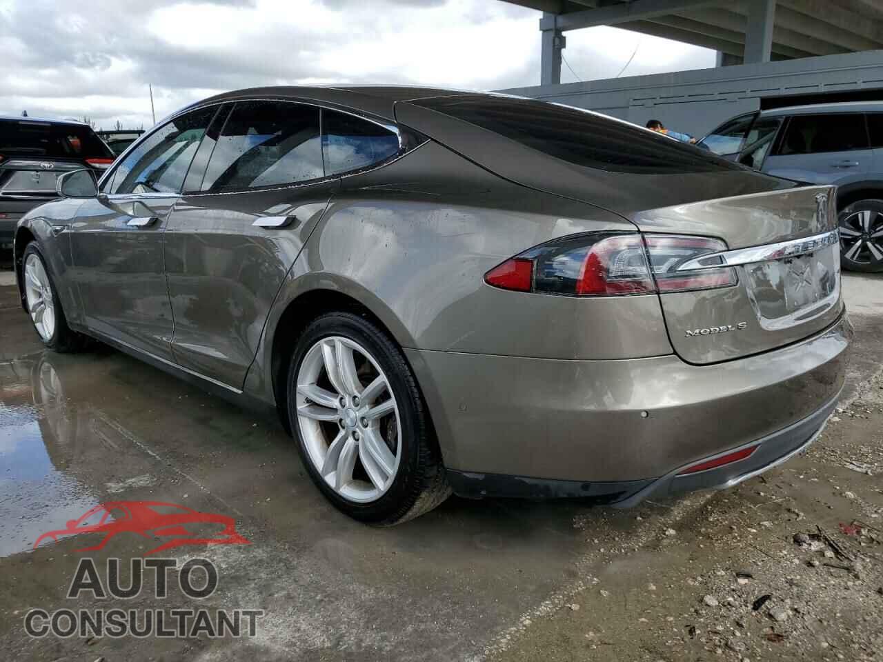 TESLA MODEL S 2015 - 5YJSA1H19FF100911