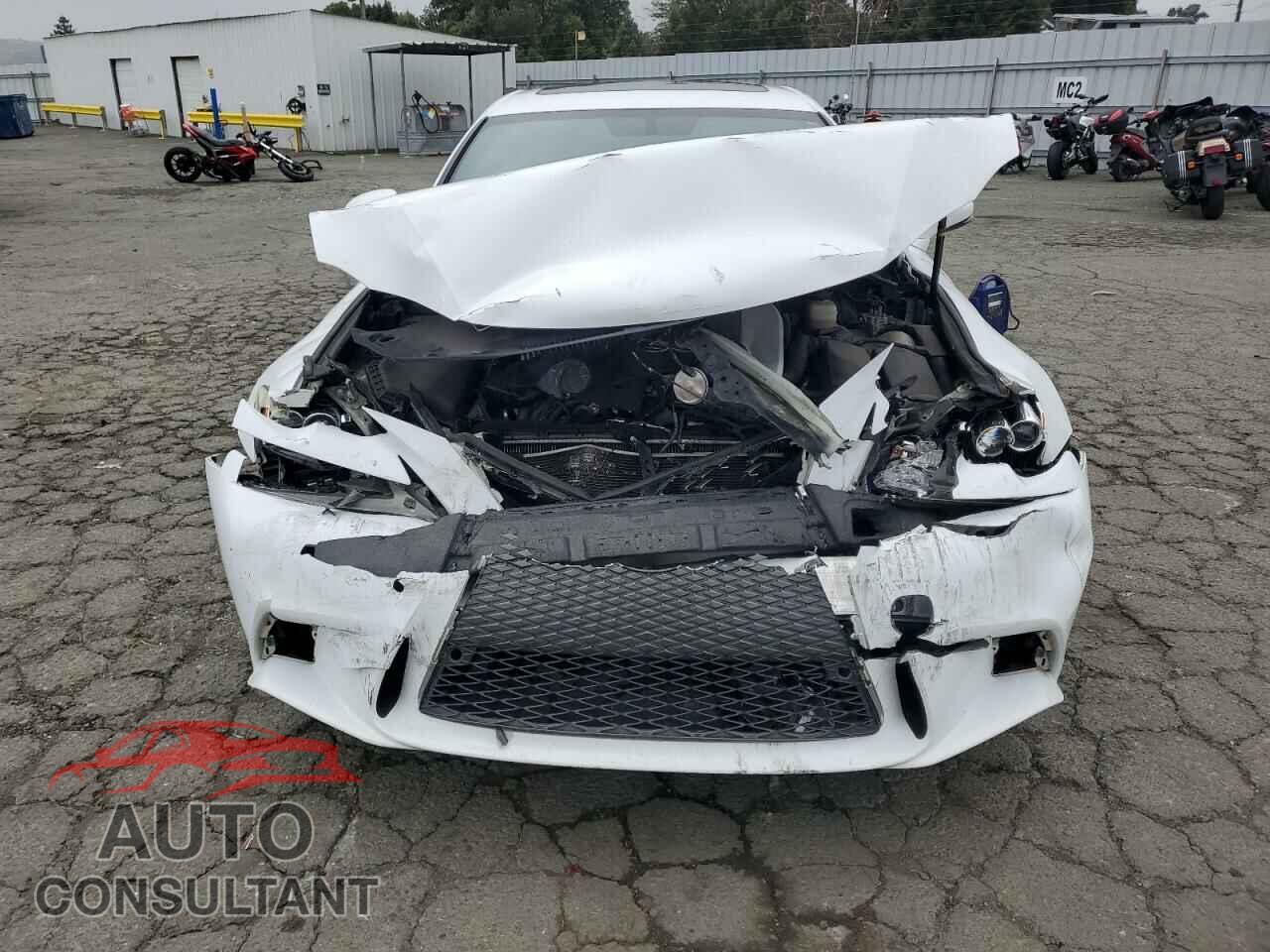 LEXUS IS 2014 - JTHBE1D24E5011040
