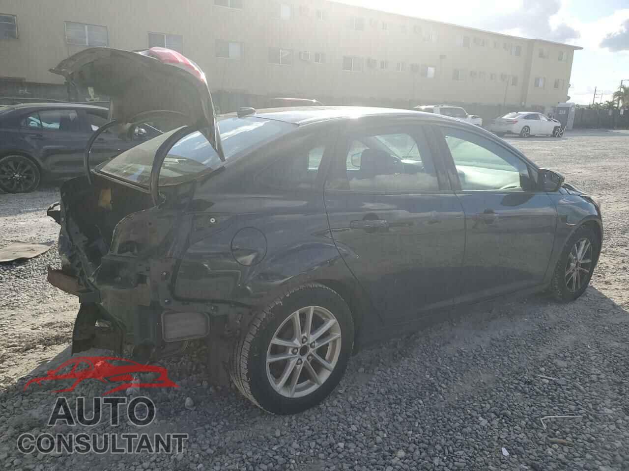 FORD FOCUS 2015 - 1FADP3F26FL205682